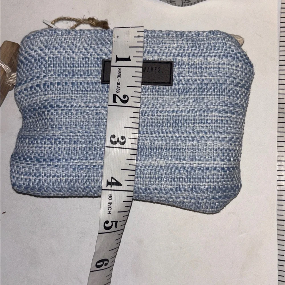 WAKES & WAVE BLUE TWEED MINI WRISTLET ZIP CLOSURE WOOD BLOCK ADORNMENT ON STRAP